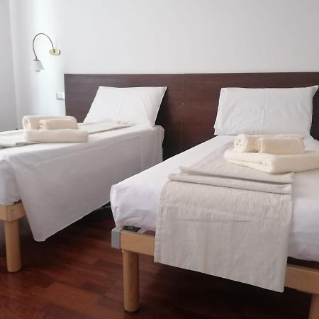 Ferienwohnung Le Finestre Sugli Ulivi Desenzano del Garda Exterior foto