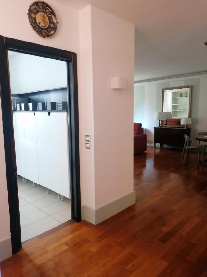 Ferienwohnung Le Finestre Sugli Ulivi Desenzano del Garda Exterior foto