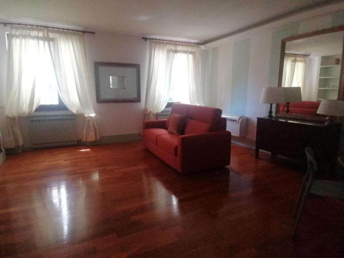 Ferienwohnung Le Finestre Sugli Ulivi Desenzano del Garda Exterior foto