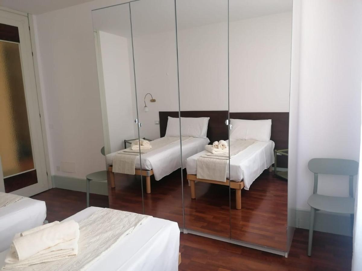 Ferienwohnung Le Finestre Sugli Ulivi Desenzano del Garda Exterior foto