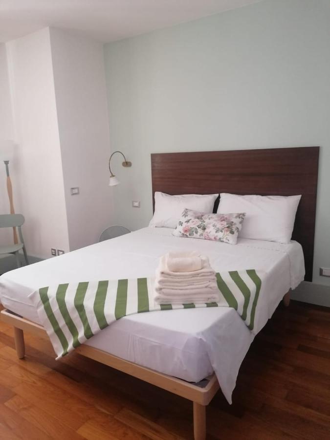 Ferienwohnung Le Finestre Sugli Ulivi Desenzano del Garda Exterior foto