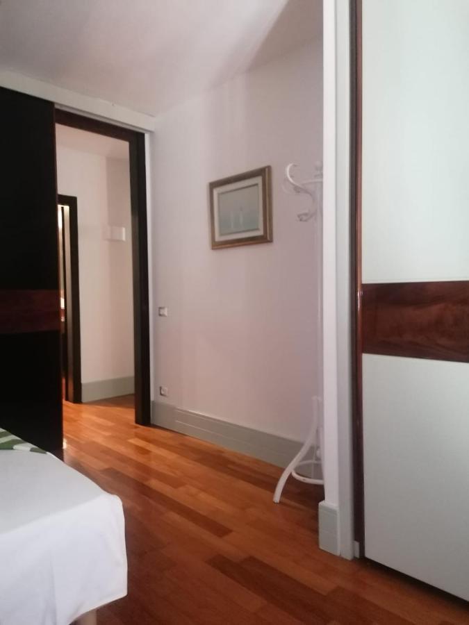 Ferienwohnung Le Finestre Sugli Ulivi Desenzano del Garda Exterior foto